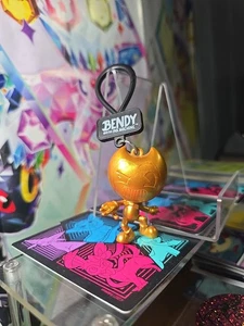 (Bendy And The ink machine) Bendy Golden Charm Hanger - Picture 1 of 4