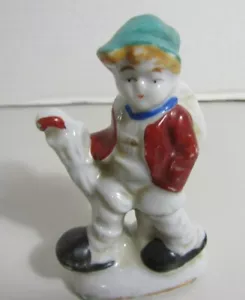 Statuina ragazzo vintage con zaino ombrello escursionismo passeggiate Giappone occupato (#237) - Foto 1 di 3