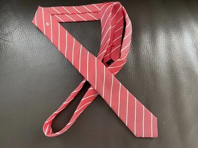 $295. NUEVA CORBATA DELGADA CHANEL AUTÉNTICA SEDA/POLIÉSTER ROSA METALIZADA HECHA A MANO EN ITALIA  Foto 1 de 4
