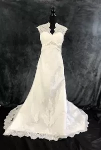 STUNNING BERKETEX WEDDING DRESS BY AMY HAMILTON, SIZE 10 12 14, RRP £999 - Picture 1 of 9