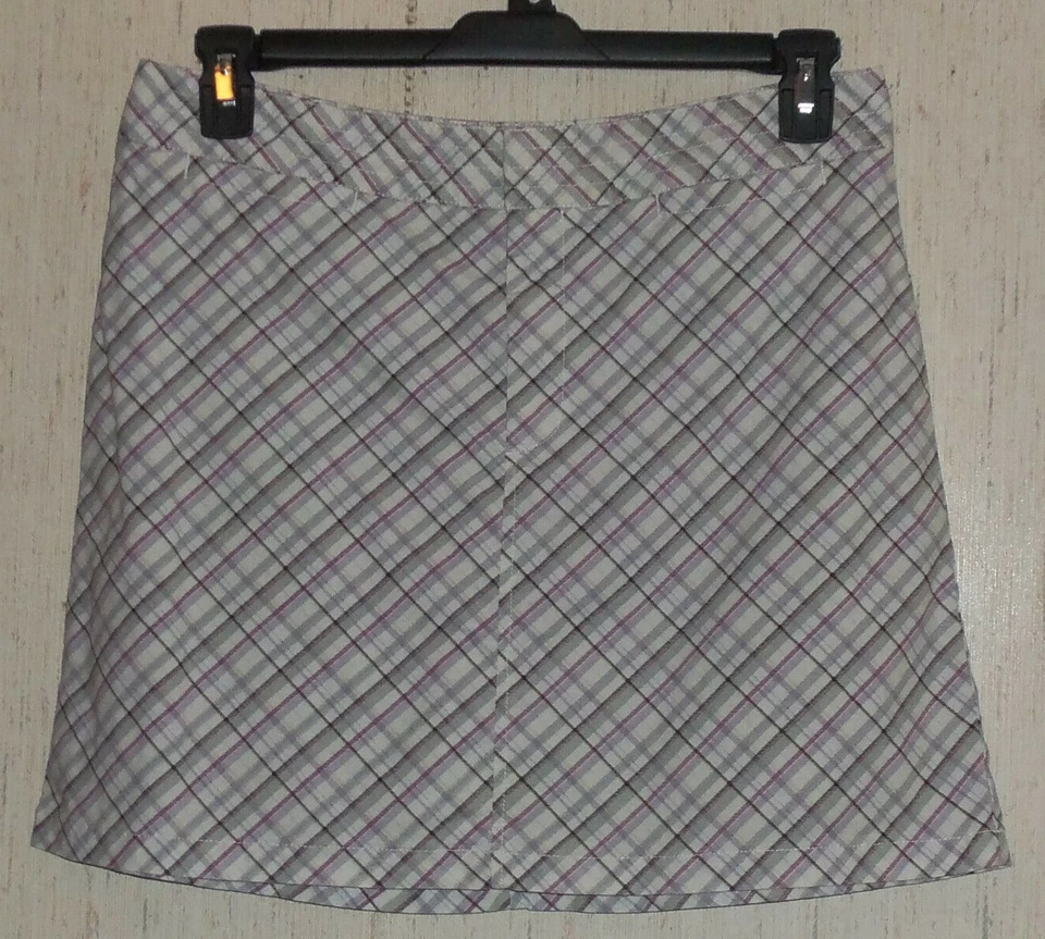 EXCELENTE SCOOTER/SKORT FEMININO DOCKERS CINZA CLARO XADREZ TAMANHO 8 - Imagem 1 de 3