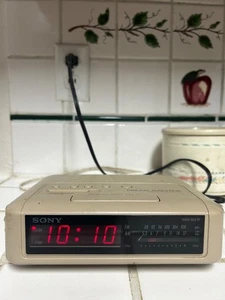 Vintage Sony Dream Machine AM/FM Digital Alarm Clock Radio Beige ICF-C240 TESTED - Picture 1 of 9