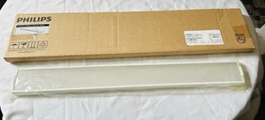 ACCESSORY RECESSED LINEAR WALL WASH DIFFUSER LENS ASSEMBLY, 35x75 DEGREES - Picture 1 of 3
