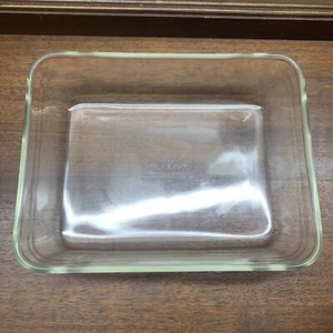 Vtg Upper Case Pyrex Casserole Glass Dish 7211 Rectangle 1.5L 6 Cup NY USA - Picture 1 of 3