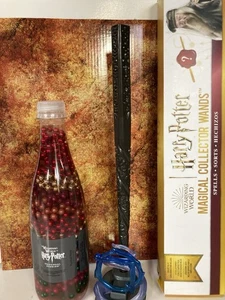Harry Potter Zauberhafter Sammlerstab mit Sockel und Flasche Gilly Wasser - Bild 1 von 3