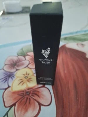 Base Younique TAFETTA Touch Stick ¡Nueva! Foto 1 de 3