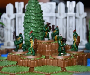 Heroscape : Greenscale Warriors (6 Figures and 1 Battle Card) VG - Picture 1 of 2
