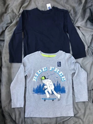 2 NUEVO CON ETIQUETAS Bebé GAP Niño Talla 4-5 Gris Marino Yeti Patinador RIDE FREE Manga Larga  Foto 1 de 4