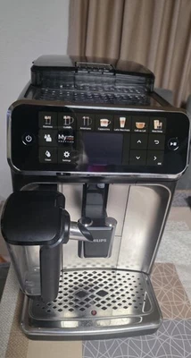 Philips Serie 5400 LatteGo EP5447/90 Kaffeevollautomat - Schwarz/Chrom - Bild 1 von 4