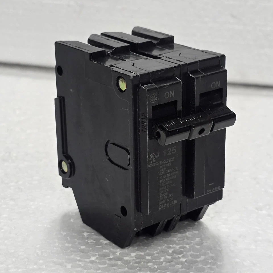 Interruptor General Electric THQL21125 125A 120V 240V 2P 1PH 10KA Foto 1 de 4