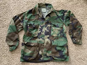 Giacca mimetica militare esercito uomo camicia piccola M81 combattimento bosco cappotto tattico - Foto 1 di 24