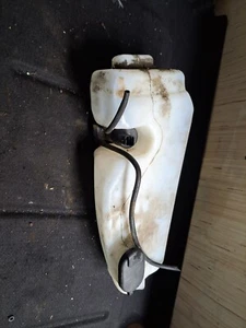 D1* Dacia Sandero 2009  Renault Wischwasserbehälter 8200210002 - Picture 1 of 4