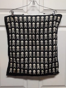 Bandana de Halloween vintage calaveras de algodón huesos cruzados negro blanco grande  - Imagen 1 de 5