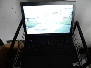 Dell latitude E6400 laptop C2D 2.4GHz 2GB 500GB Vista-passed diagnostics - Picture 1 of 7