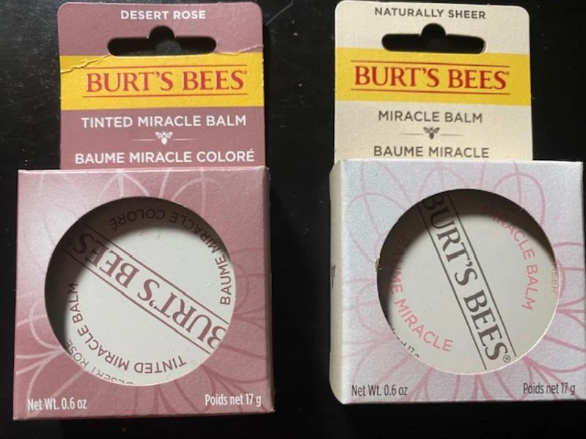 Bálsamo milagroso Burt's Bees ~ Elige tu tono Foto 1 de 1