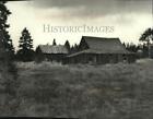 1980 Press Photo Old Barns in Field off Bell Canyon Rd by Artist Grandma Moses