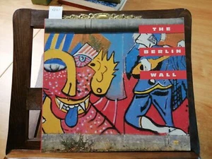 The Berlin Wall By Abbeville Press 1990 Street Art En Muro de Berlín (666 - Imagen 1 de 2