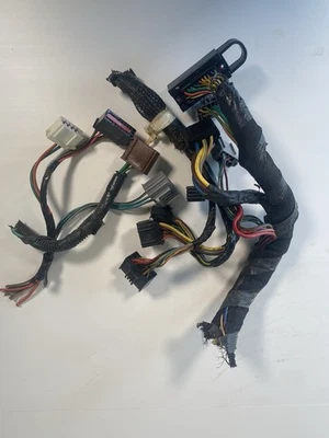 2003 FORD 2003 F250 FUSE BOX HARNESS PIGTAIL PLUG CONNECTOR OEM 3C3T-14A067-ED - Image 1 of 4