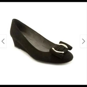 Stuart Weitzman Caring Black Suede Wedge Silver Ring Detail Sz 8.5 - Picture 1 of 10