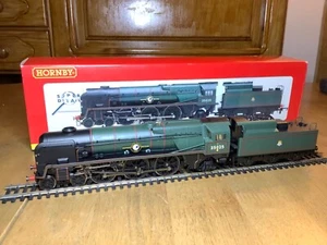 Hornby R2267 BR 4-6-2 Rebuilt Merchant Navy Class Loco 35025 Brocklebank Line - Picture 1 of 5