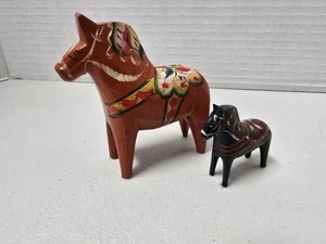 Dala Horses (2) Sweden Vintage 2⅞ in (Red), and 1⅝ (Green) - Picture 1 of 8