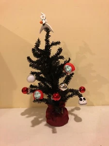 The Nightmare Before Christmas Jack Skellington Decorated Christmas Tree 15" NIB - Foto 1 di 6