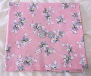 Vintage Futtersack Stoff/Quilt/Material rosa mit grauen & gelben Blumen 39,5 x 36,5 - Bild 1 von 6