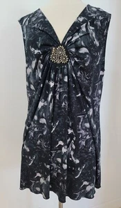 Lane Bryant Sleeveless Blouse Size 18/20 Jeweled on the front around Neckline - Picture 1 of 9