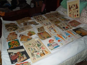 RIESIGES PAPIERPUPPEN KONVOLUT ANTIK & VINTAGE GEMISCHT PUPPEN & KLEIDUNG HUNDERTE VIELE UNGESCHNITTEN - Bild 1 von 21