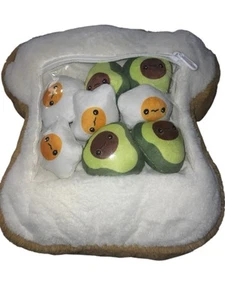 Russ Aguacate y Huevo Tostadas Tic Tac Toe Peluche Juego Jazwares Bolsa con Cremallera - Imagen 1 de 4