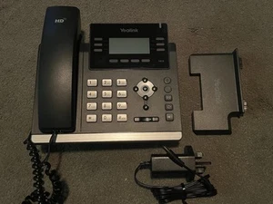 Yealink SIP-T41S IP VoIP Phone with Stand - Unlocked and Reset - Afbeelding 1 van 2