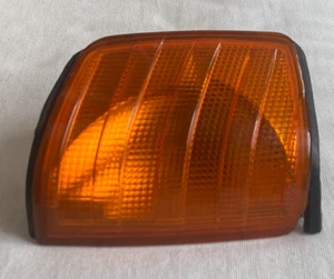 Mercedes Benz 190 Blinkleute Einheit vorne rechts - Bild 1 von 3