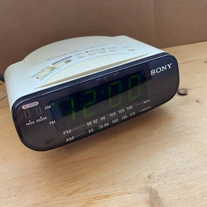 Sony Dream Machine Reloj FM/AM Radio Alarma Modelo ICF-C212 Blanco Digital Blanco s6 - Imagen 1 de 3