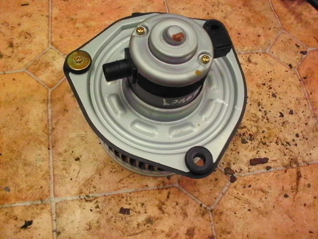 Вентилятор двигателя вентилятора нагревателя/воздуходувки переменного тока Daewoo Leganza - Изображение 1 из 1