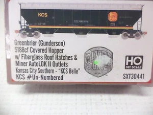 ScaleTrains Ho SXT30441, Greenbrier 5188 Covered Hopper, KCS Un-Numbered - Picture 1 of 2