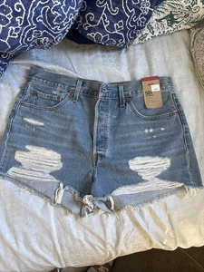 Pantalones cortos vaqueros desgastados de tiro alto originales Levi's 501 para mujer - Imagen 1 de 6