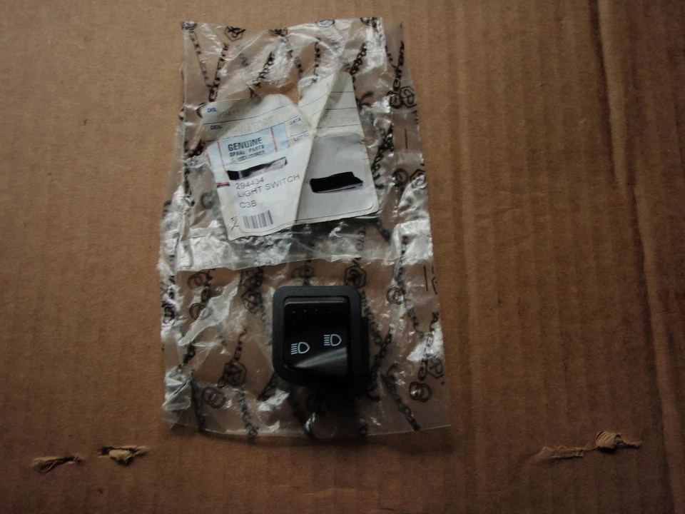 INTERRUPTOR DE LUZ DE HAZ DE INMERSIÓN DERBI GILERA PIAGGIO 294434 Foto 1 de 1