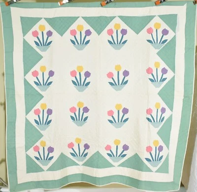 Wonderful Vintage 30's Tulip Bouquet Applique Antique Quilt ~Nice Green Border! - Image 1 of 4