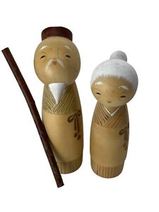Poupées vintage en bois Kokeshi homme âgé (6 po) et femme (5,25 po) peintes à la main