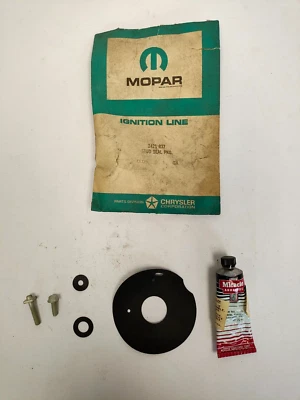 1963-1970 Plymouth Dodge Chrysler Starter Terminal Relay Stud & Seal NOS 2421837 - Image 1 of 3
