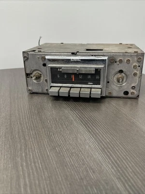 68 1968 CHEVROLET CHEVELLE EL CAMINO ORIGINAL GM AM RADIO CHASSIS 7303375 - Image 1 of 4