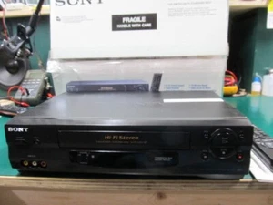 Sony Video Cassette Recorder VCR VHS SLV-N55 - Repaired-Remote-manual and box. - Picture 1 of 13