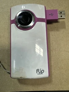 FLIP ULTRA VIDEO CAMera GREAT AUDIO &GREAT SHAPE VERY CLEAR VIDEO Pink TESTED - Picture 1 of 3