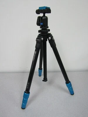 Benro TSL08AN00 Slim Aluminum-Alloy Tripod - Max Load 8.8 lb / 4 kg (o) - Image 1 of 4