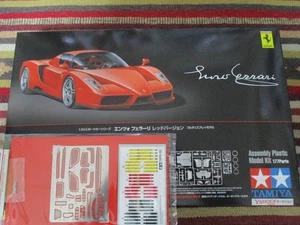 Kit modellino rosso Tamiya 1/24 Enzo Ferrari con set parti fotoincise nuovo - Foto 1 di 3
