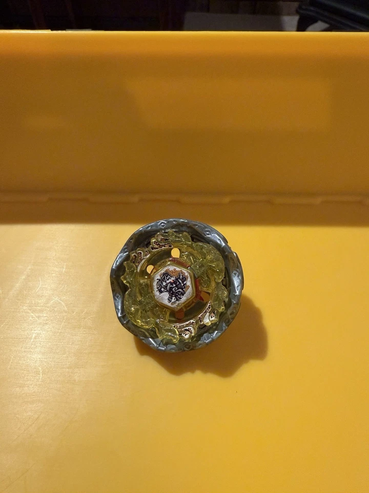 Takara Tomy Death Quetzalcoatl Beyblade Metal Fight Metal Fury 4D BB-119 - Imagem 1 de 2