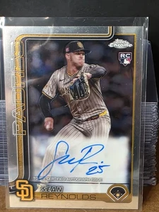 2025 Topps Chrome - Rookie Autographs Sean Reynolds #RA-SR (AU, RC) - Picture 1 of 2