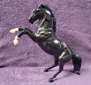 Breyer Traditional Fighting Stallion COAL. 2002 Collectors Edition - Picture 1 of 14