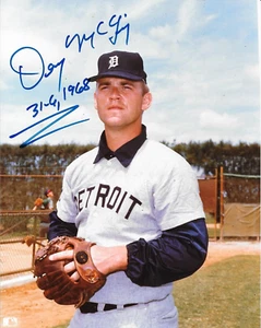 MLB BÉISBOL DENNY MCLAIN FIRMADA 8""x10"" FOTO EN COLOR AUTOGRAFIADA 2X CY JOVEN VICTORIA - Imagen 1 de 2