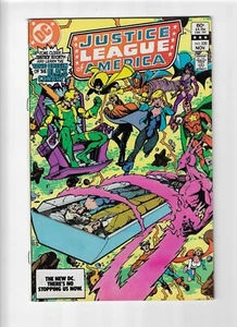 JUSTICE LEAGUE OF AMERICA #220 ~ George Perez / Roy Thomas / BLACK CANARY @1983 - Picture 1 of 1